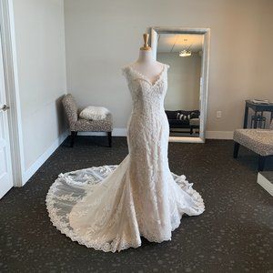 Never Worn Wedding Dress